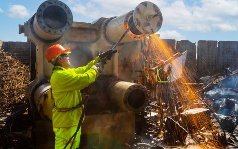 Demolice a demontáže; DEMONTÁŽE VYŘAZENÝCH TECHNOLOGIÍ, ZAŘÍZENÍ A OCELOVÝCH BUDOV